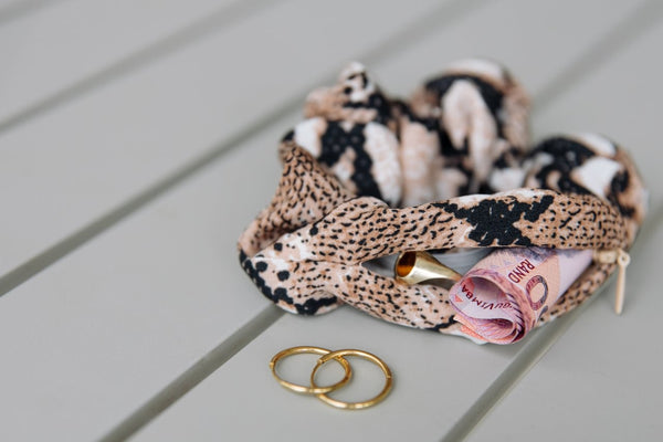 MINIMALS 'Zip It' Velvet Scrunchie - Snakeskin