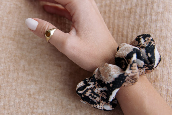 MINIMALS 'Zip It' Velvet Scrunchie - Snakeskin