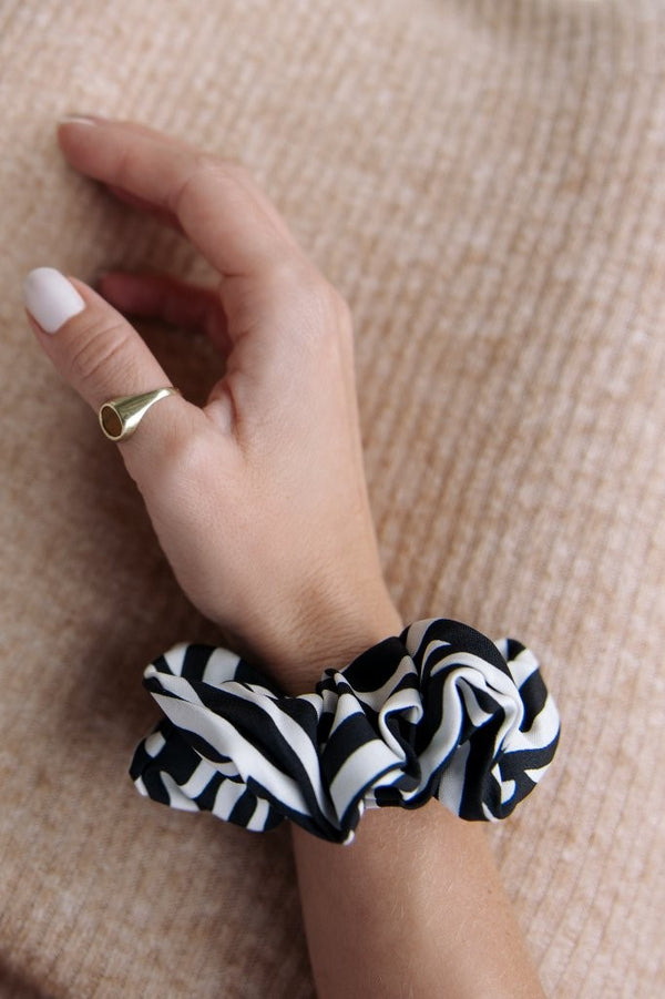 MINIMALS 'Zip It' Scrunchie - Zebra