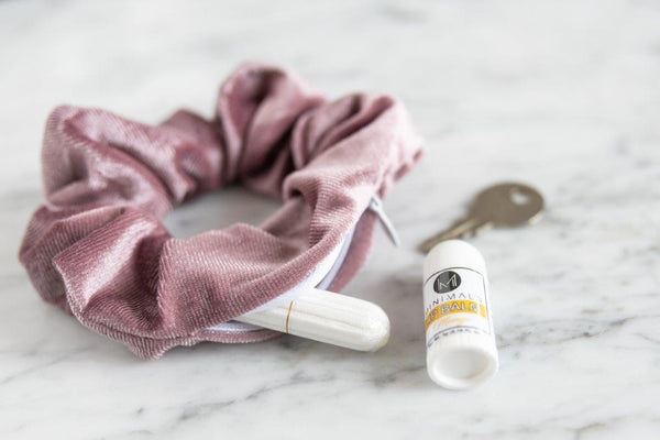 Teacher Gift: Minimals Pearl-pink 21-piece Everyday Carry Kit + 'Zip It' Scrunchie Combo